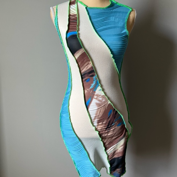 Funky SHEIN sleeveless multi-print dress NWOT - Picture 5 of 7